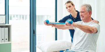 Kako starejšim lahko pomaga fizioterapija?